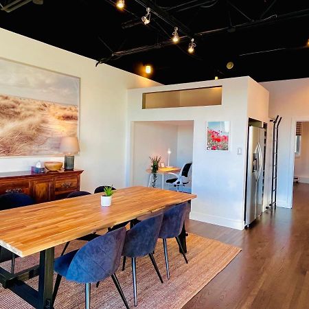 Sunny Penthouse On 17Th Ave, 1 Bedroom, 1 Loft Bed With Ladder, 1 Sofa Bed, Sleeps 6, Downtown YYC Eksteriør billede